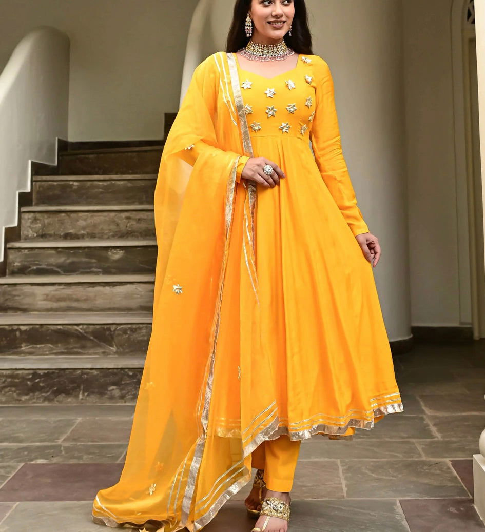 Peela Jora - Mataish Couture